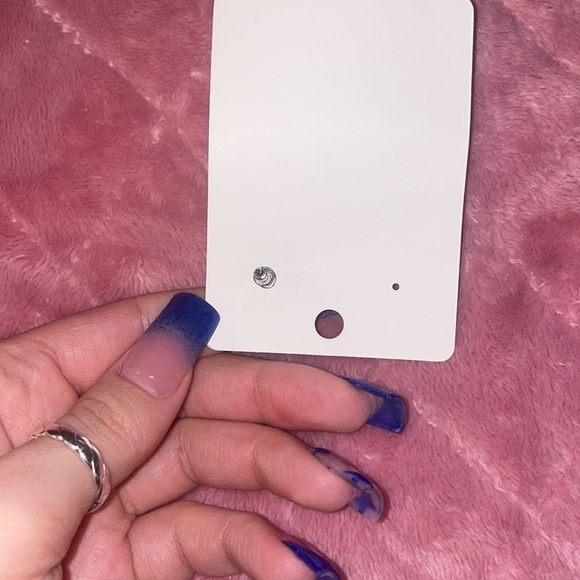 Butterfly earring cuff - Picture 2 of 2